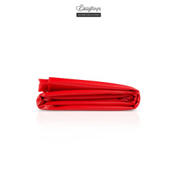 Drap vinyle rouge brillant pour scène fétiche stylisée et confortable