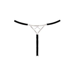 String ouvert strass illustré dans une ambiance chic et sensuelle pleine d’élégance