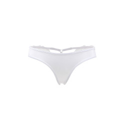 String blanc brésilien, ajustement parfait, dentelle délicate, tissu doux, élégance raffinée