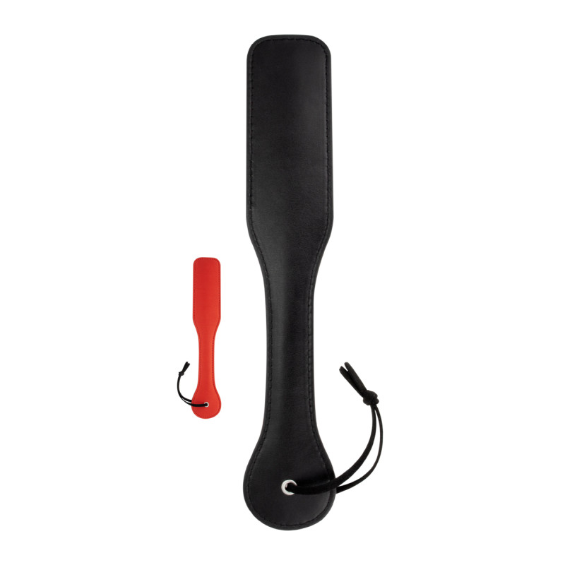 Pagaie bicolore Litolu, satin rouge et faux cuir noir, initiation fessée BDSM douce
